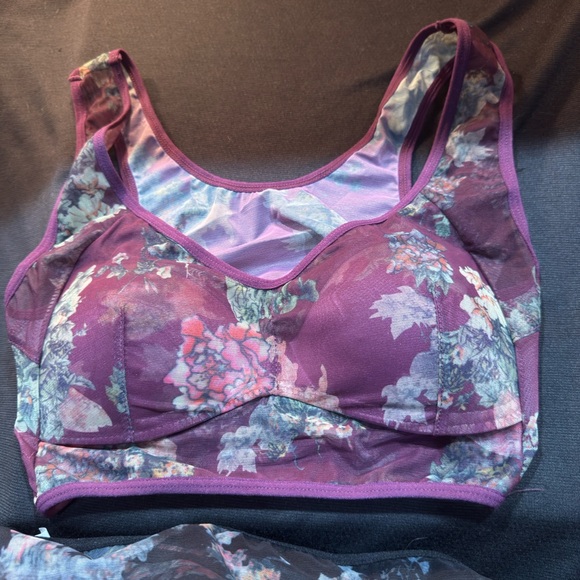 NEW Bundle 4 Bralettes Sz Med- Multicolor Removable Pads. Comfy Feminine Style - Picture 2 of 7